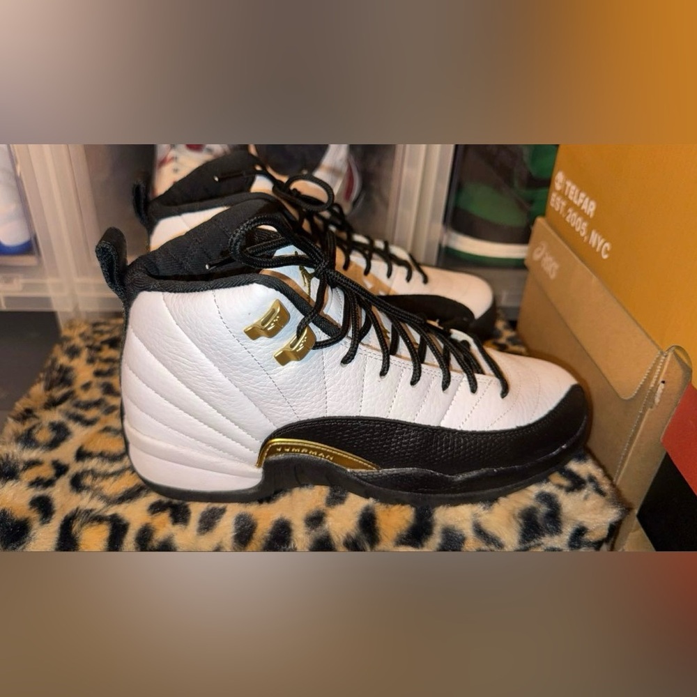 Jordan 12 Reverse Taxi - Picture 4 of 5